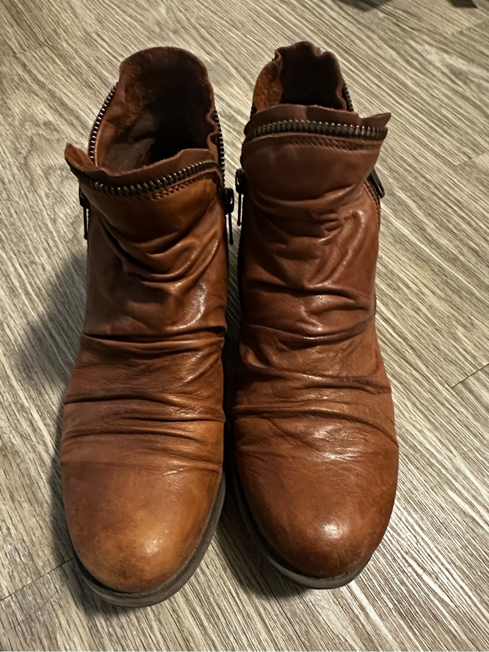 Miz Mooz Womens Luna Ruched Brown Leather Ankle Boots Size
Size 10 Boho Western
